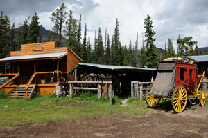 Hiking Stays - Outpost at Warden Rock